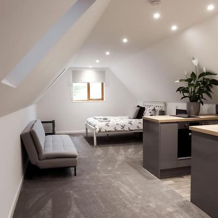 Aviary Lodge Hurn Экстерьер фото