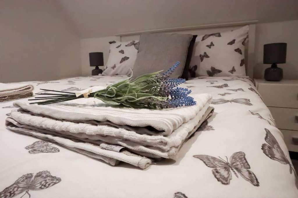 Aviary Lodge Hurn Экстерьер фото